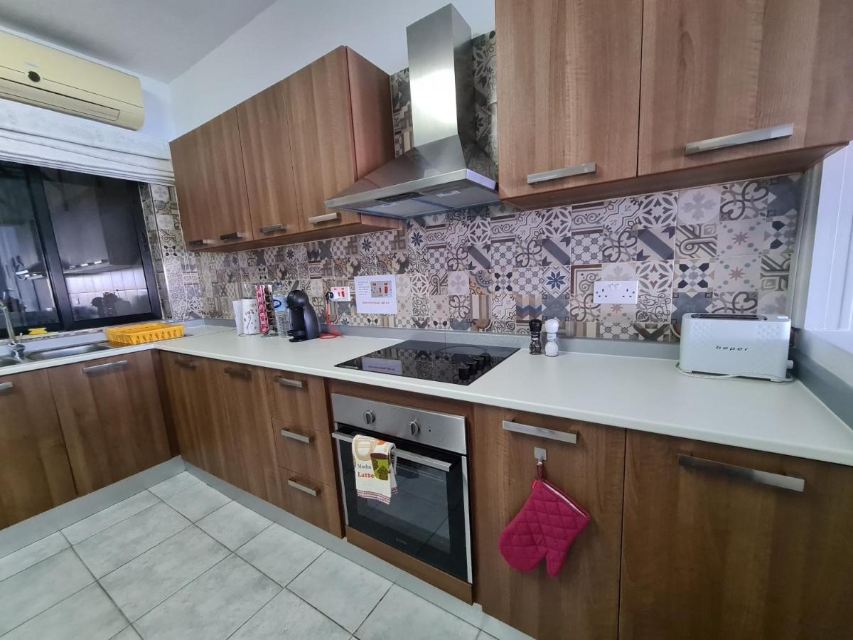 Spacious Seafront Apt Next To Sliema-Valeta Ferry Екстер'єр фото