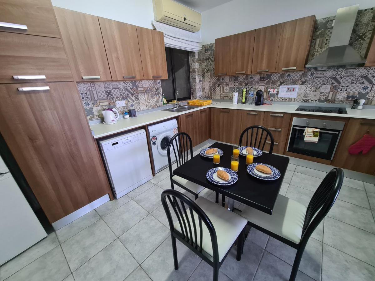 Spacious Seafront Apt Next To Sliema-Valeta Ferry Екстер'єр фото