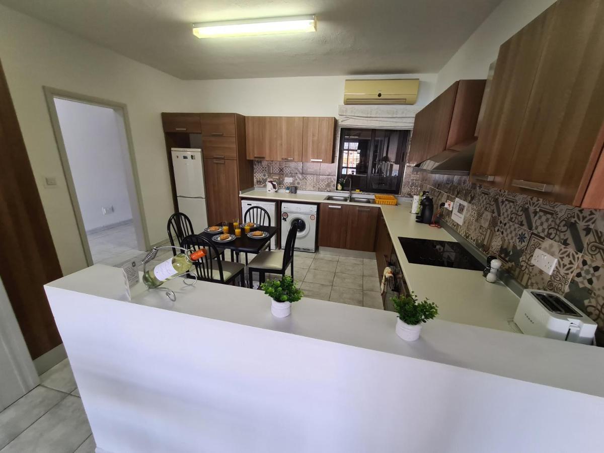 Spacious Seafront Apt Next To Sliema-Valeta Ferry Екстер'єр фото